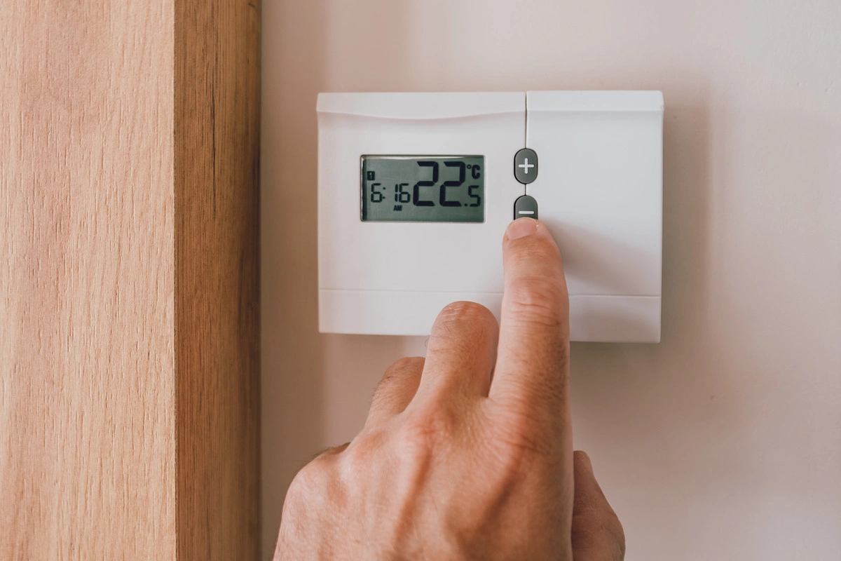 commande du contrôle du thermostat pour un système de chauffage intérieur